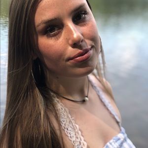 Meet your Posher, Liz